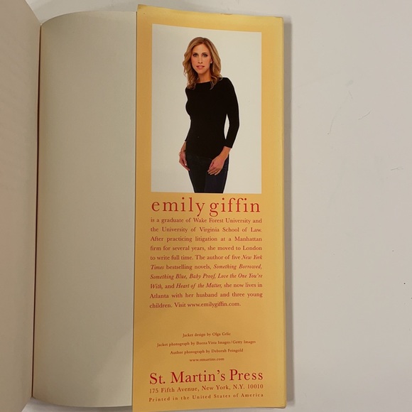 Emily Giffin book bundle - Picture 8 of 11